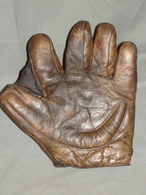 Early 1900's Spalding Crescent Glove Front